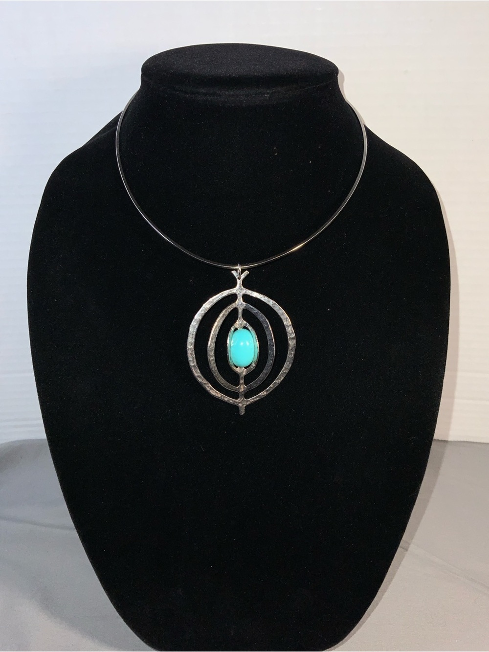 Vintage 1976 Sarah Coventry “Saturn” Choker Necklace faux turquoise inset